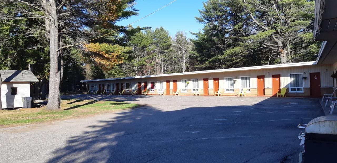 Pine Grove Motel Sault Ste. Marie Exterior foto